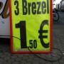 Werbeschild für 3 Brezel