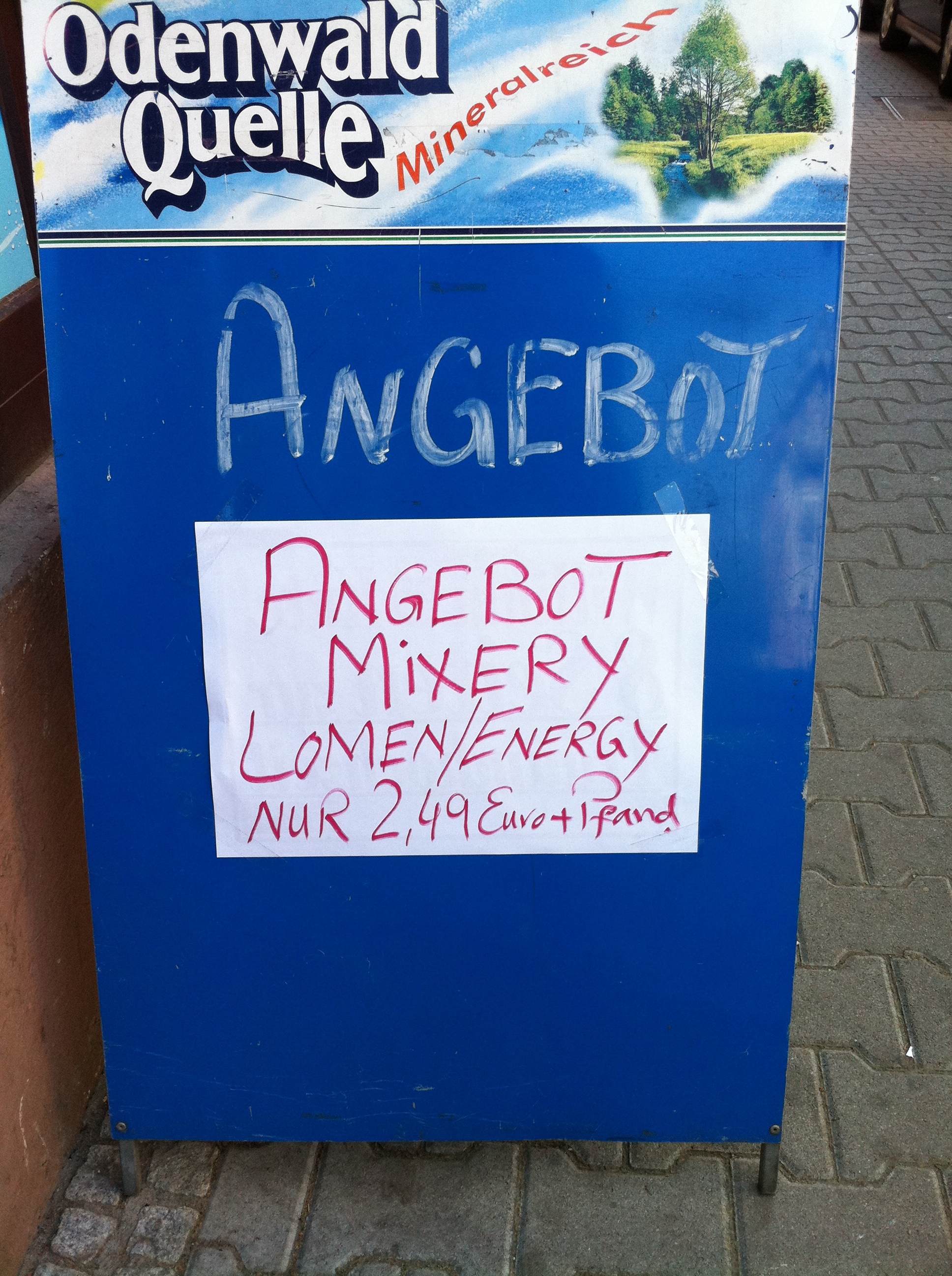 Angebotstafel die für Mixery LOMEN wirbt